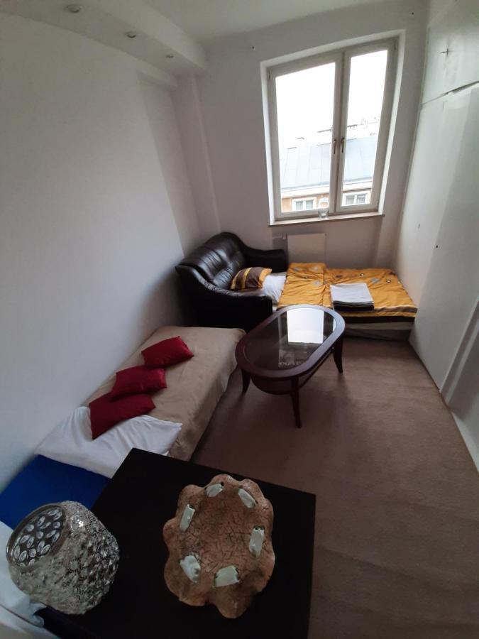 Rooms In Centrum Варшава Екстериор снимка