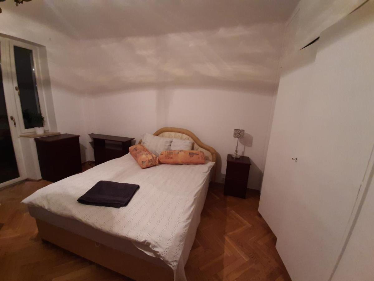 Rooms In Centrum Варшава Екстериор снимка