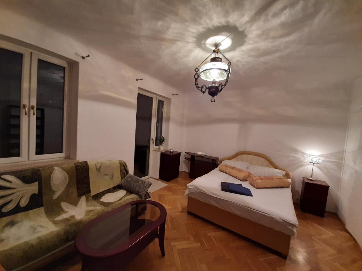 Rooms In Centrum Варшава Екстериор снимка