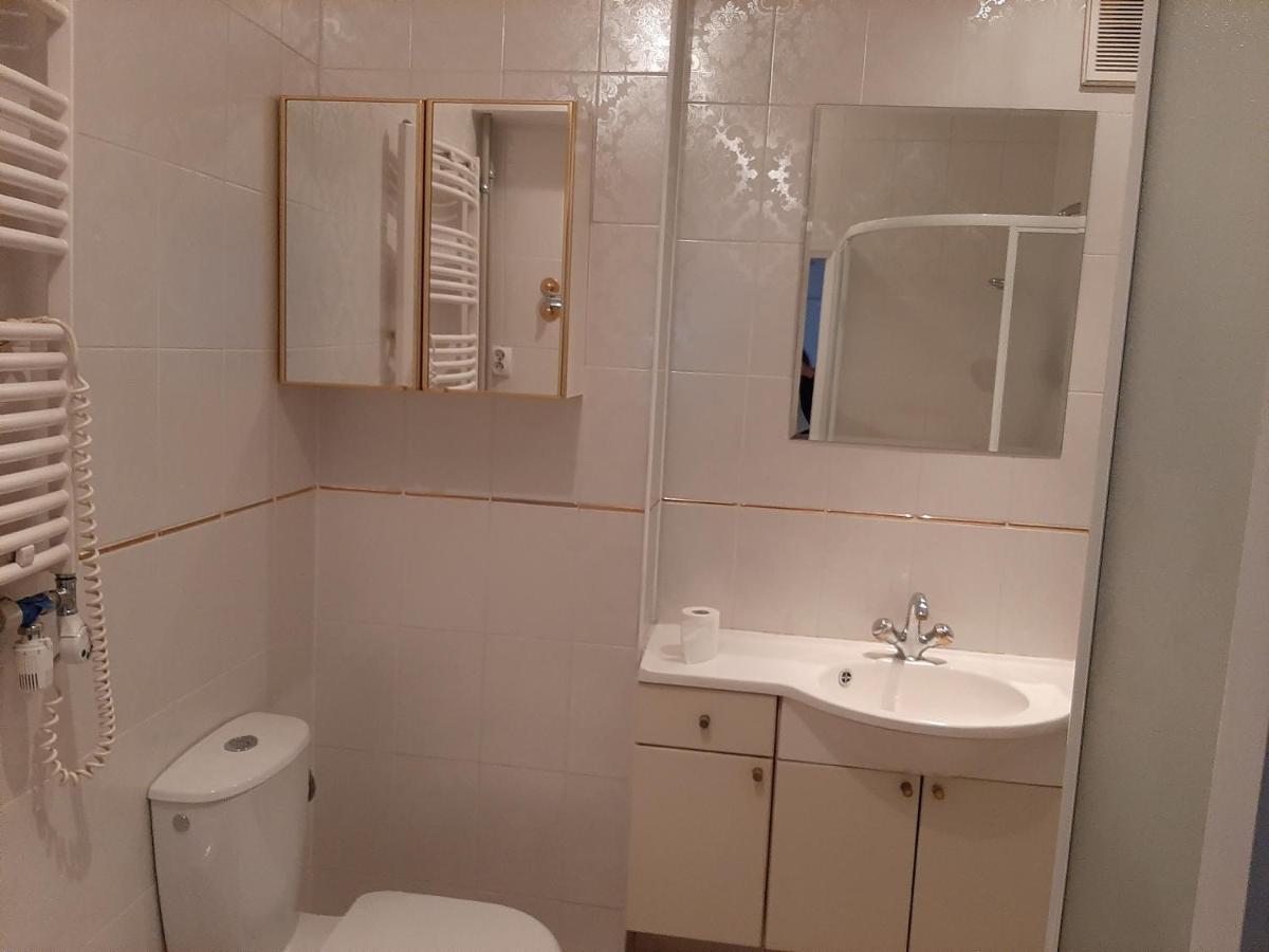 Rooms In Centrum Варшава Екстериор снимка