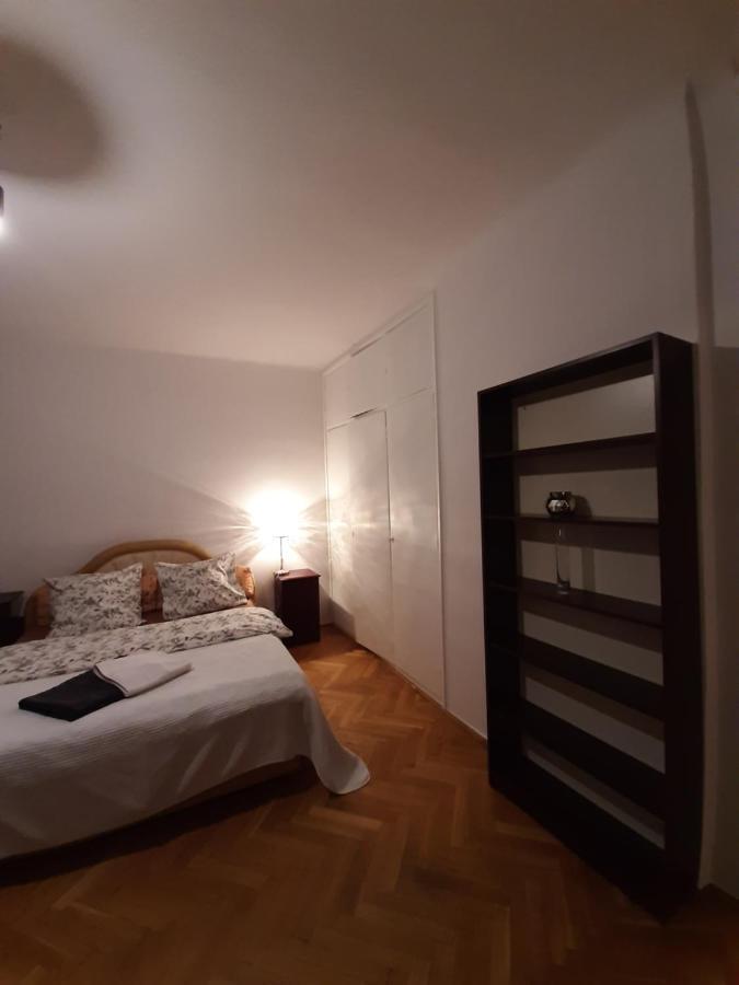Rooms In Centrum Варшава Екстериор снимка